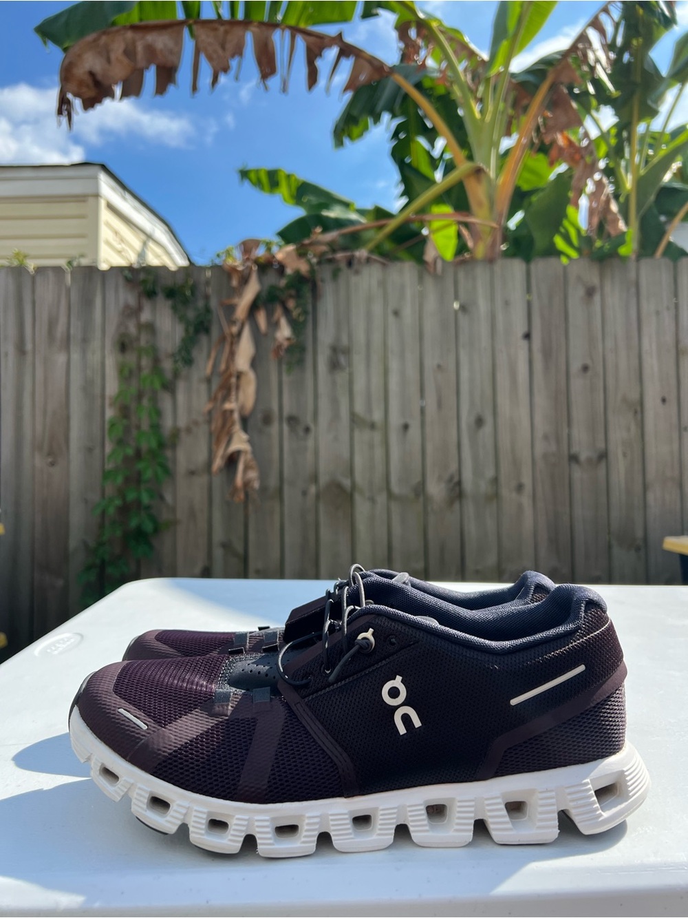 Women’s On Running Cloud Plum Lightweight  Running Shoes size 10
